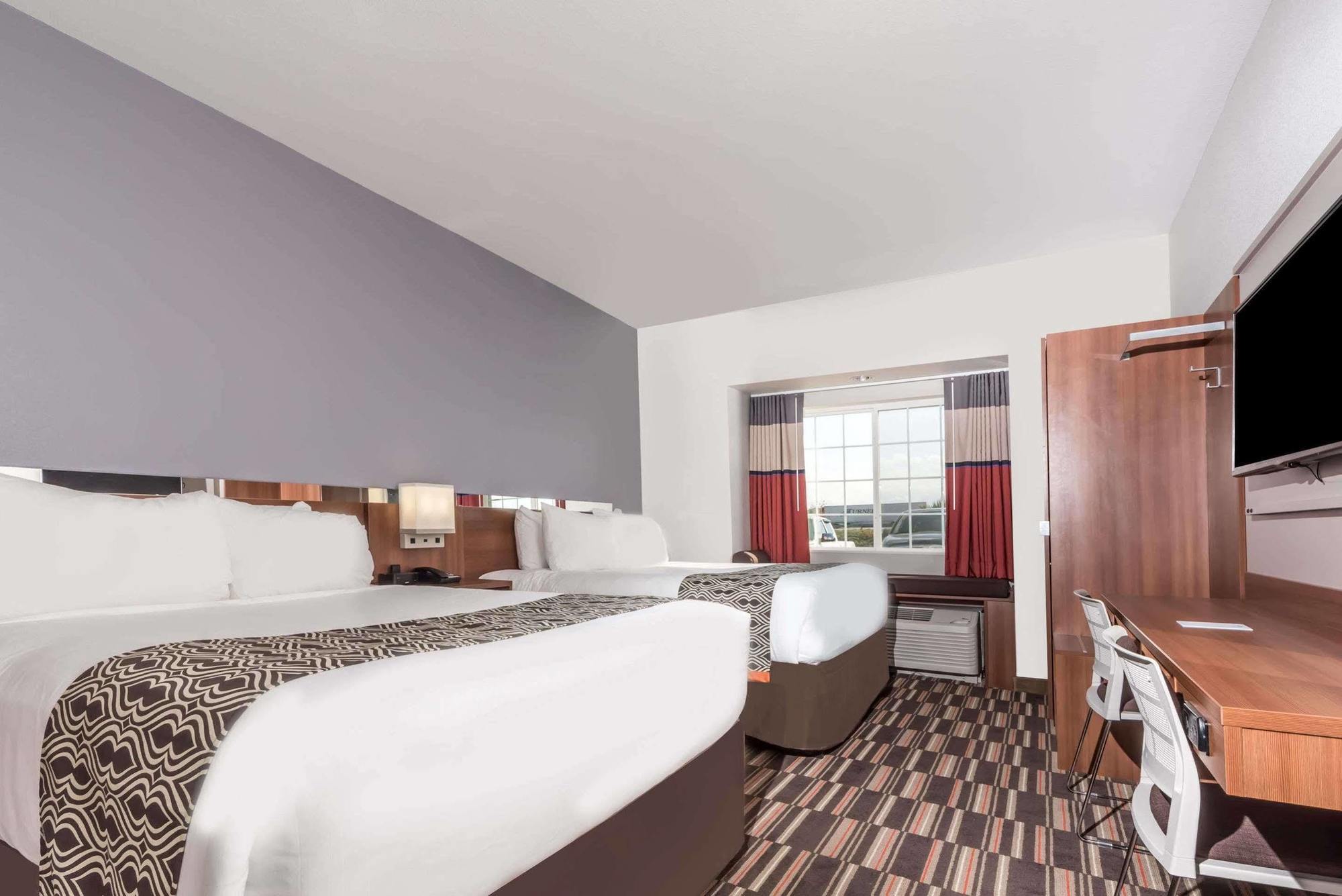 Microtel Inn & Suites By Wyndham Світвотер Екстер'єр фото